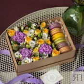 Композиция с макарунами «Фиалка» 137083 фото 1