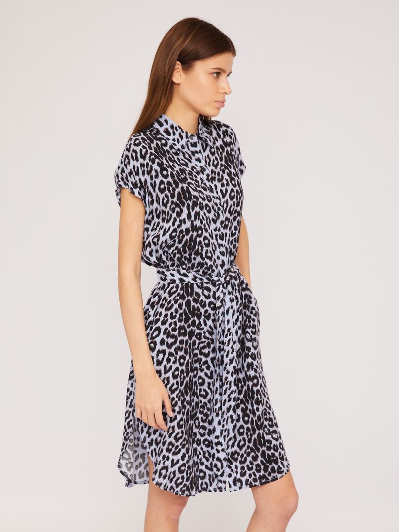 Платье-рубашка из вискозы с леопардовым принтом и поясом zolla