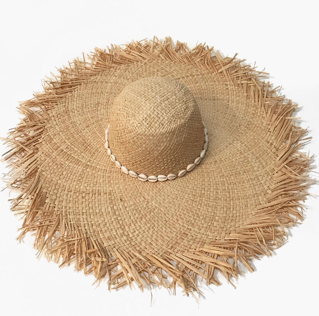 Шляпа из рафии с ракушками и лентами-завязками (размер 52-56) MYARI