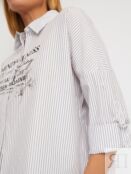 Рубашка в полоску с принтом-надписью и с подхватами на рукавах Zolla