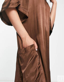 Атласное платье макси шоколадного цвета Topshop Chuck on Editor