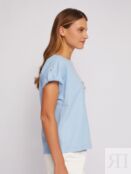 Блузка-футболка с коротким рукавом и брошью zolla